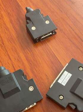 议价3M10350 40P插头、3M10320  20P插头。