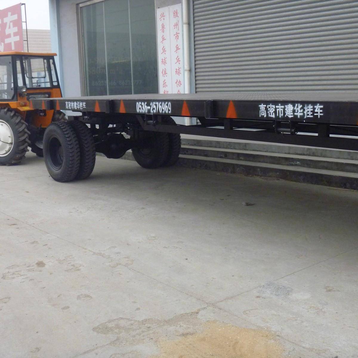 山东厂家供应重型机械拖车长托盘牵引挂车长6米带减震平板拖车