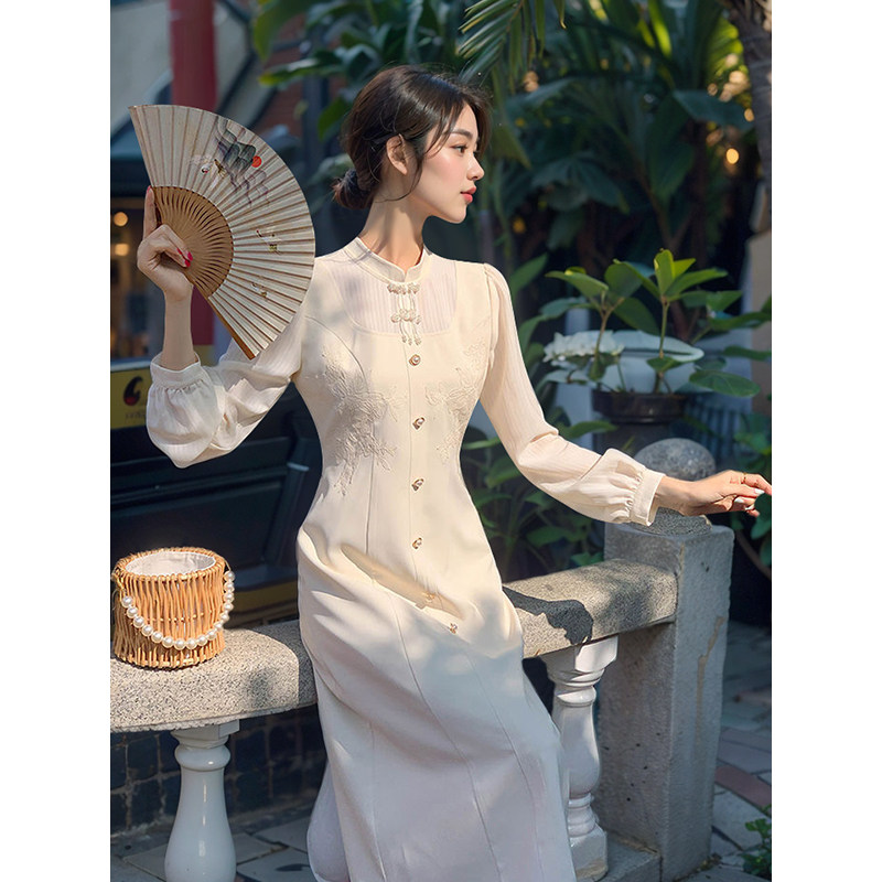 [洛白如梦]重工刺绣盘扣旗袍女新中式改良年轻款连衣裙女春季新款