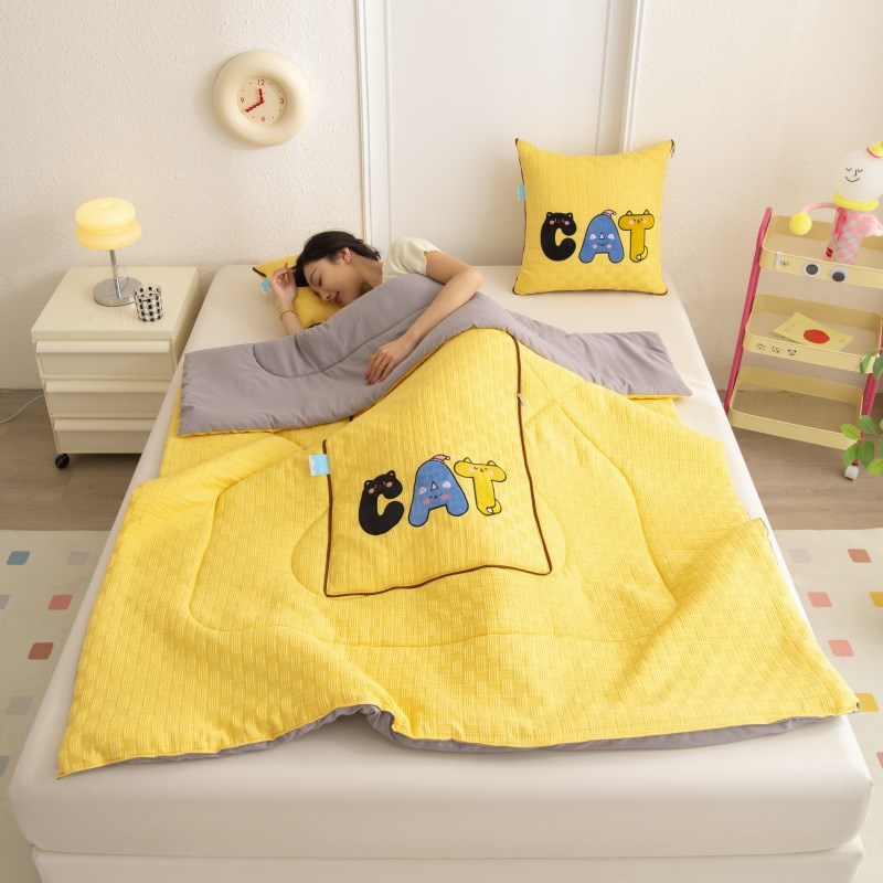 折叠抱枕被子两用车载多功v能午休靠垫枕头被办公室沙发午睡空调