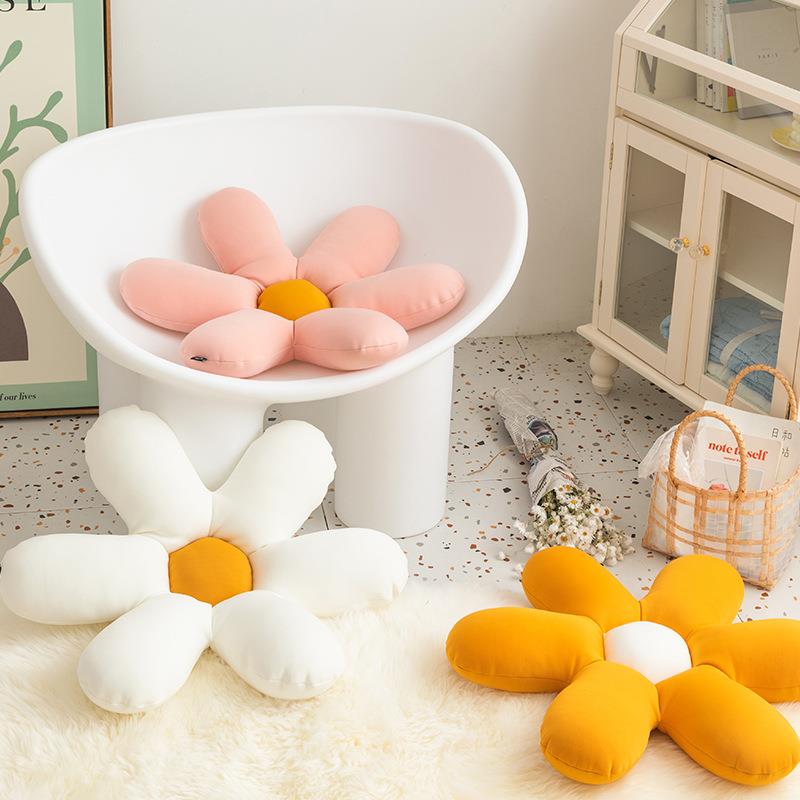 北欧ins向日葵雏菊样板房抱枕六瓣花简约居家客厅装饰沙发靠垫