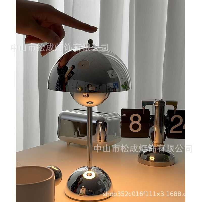 北欧风丹麦花苞复古台灯结婚婚房卧室书桌装饰氛围灯床头灯小夜灯