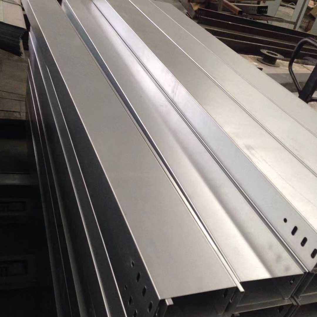 现货供应镀锌桥架电缆桥架盖板金属防火喷塑梯式桥架走线槽