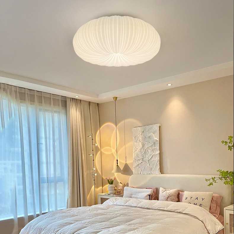 北欧温馨创意卧室南瓜吸顶灯简约奶油风灯饰网红少女主卧房间吊灯