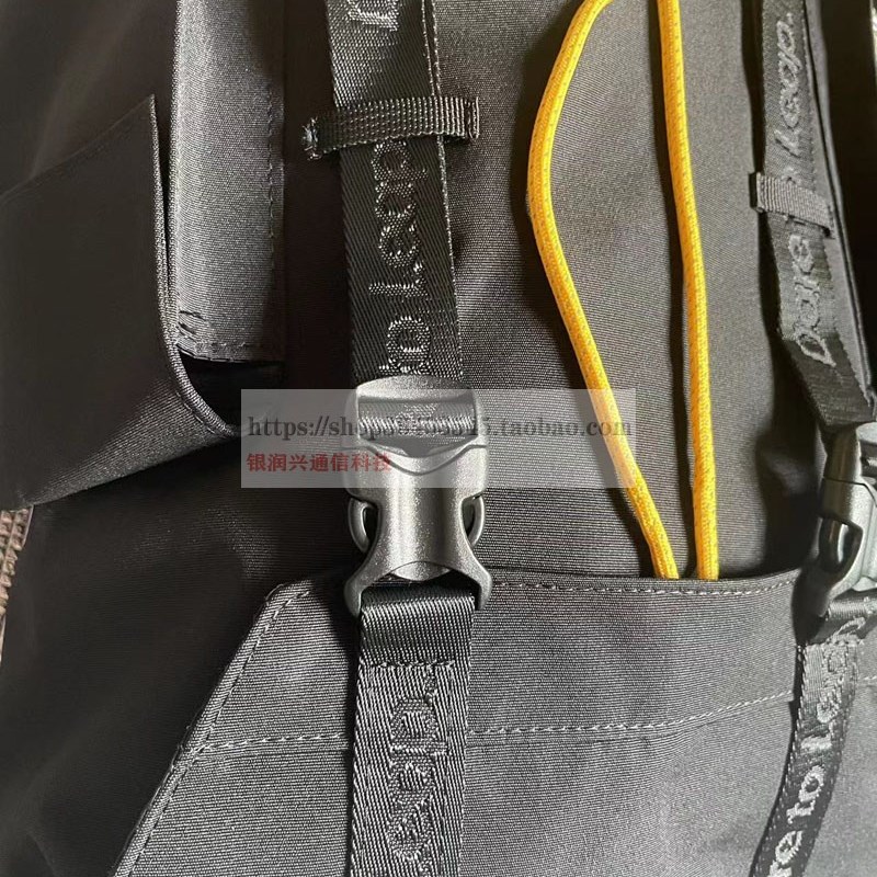 真我/32L休闲双肩背包s多功能便携户外防泼水运动超轻潮流包通勤