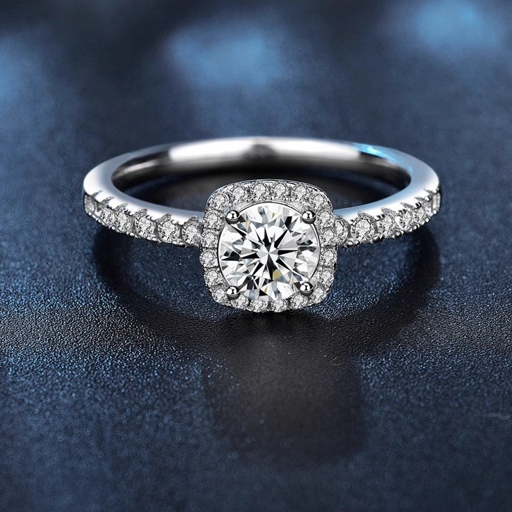 1克拉莫桑钻925银女款镶钻戒指