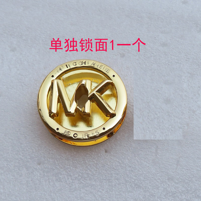 女包真皮链条包的盖头六角形M形拧锁扣子金色花小长锁杆锁配件扣