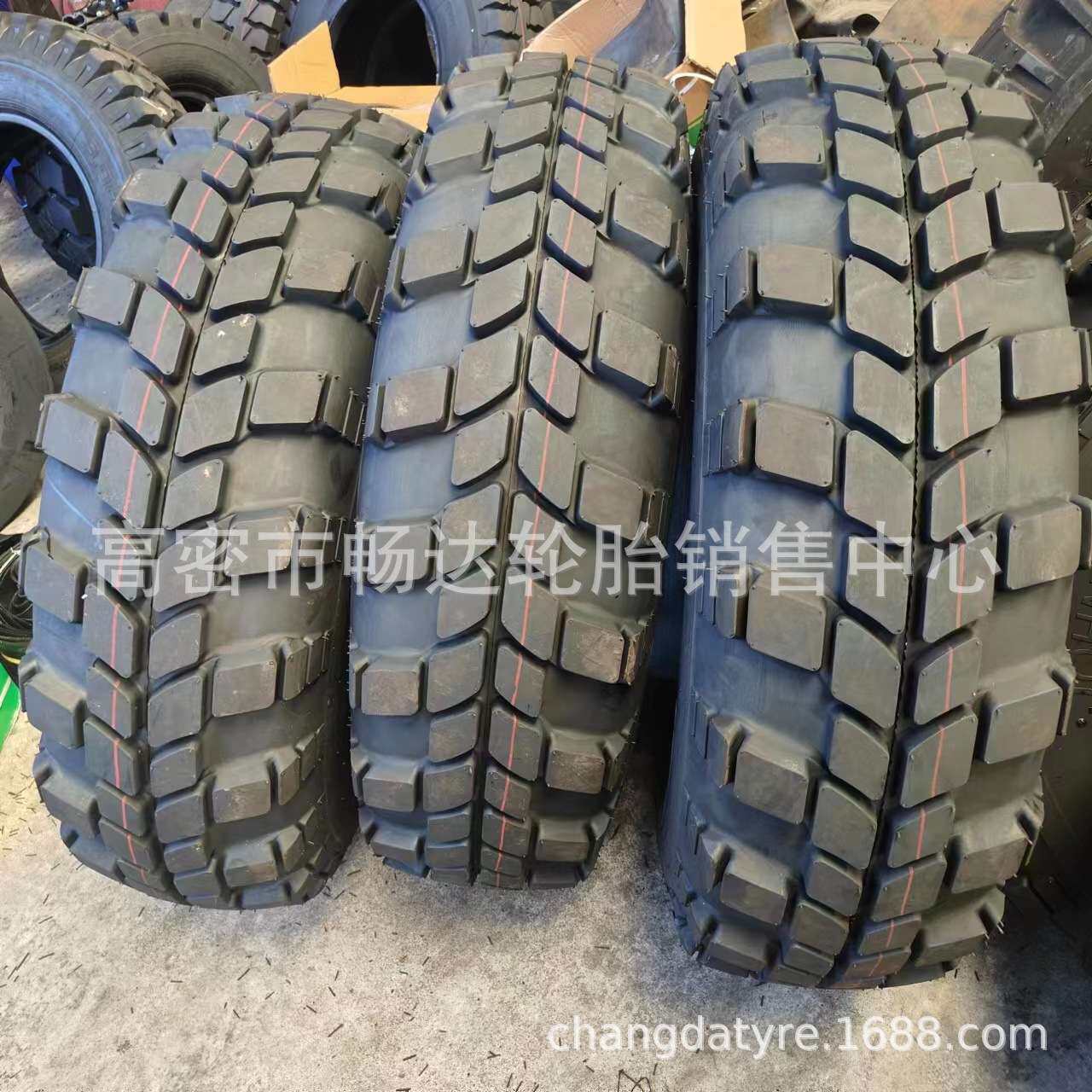 越野车轮胎13.00-18 装甲车轮胎 340-457 工程机械轮胎