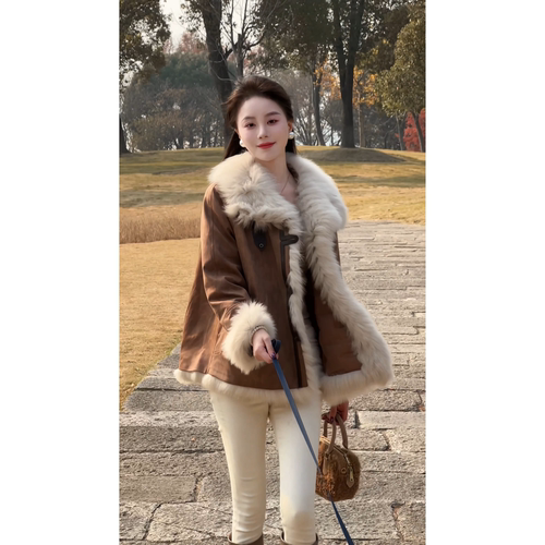 艾文文IRIS 西班牙 2025冬款90“白鹅绒”狐狸毛轻奢羽绒服