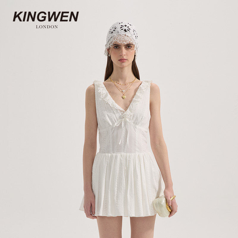 KINGWEN2026春夏新款白色肌理花边连衣裙女无袖A字收腰气质中短裙