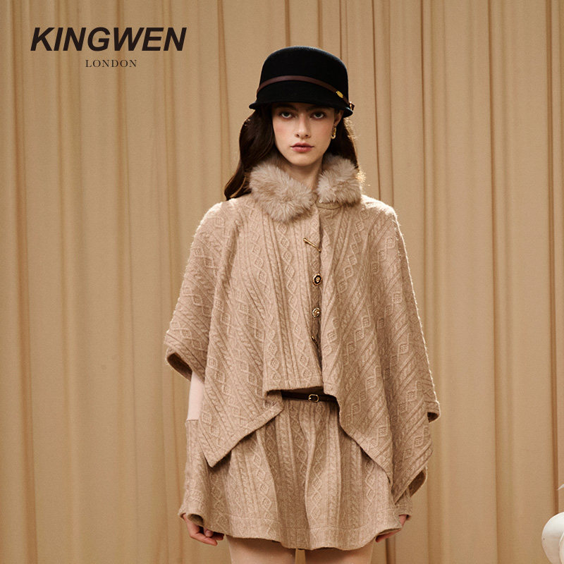 KINGWEN2026秋冬新款绞花针织斗篷外套女千金风钻扣毛领轻奢皮草