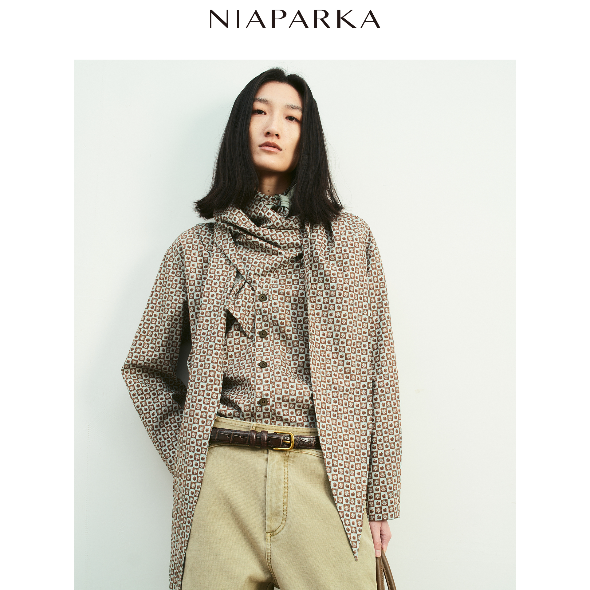 niaparka 26秋季法式复古果蔬印花衬衫飘带修饰脖颈宽松垂感上衣