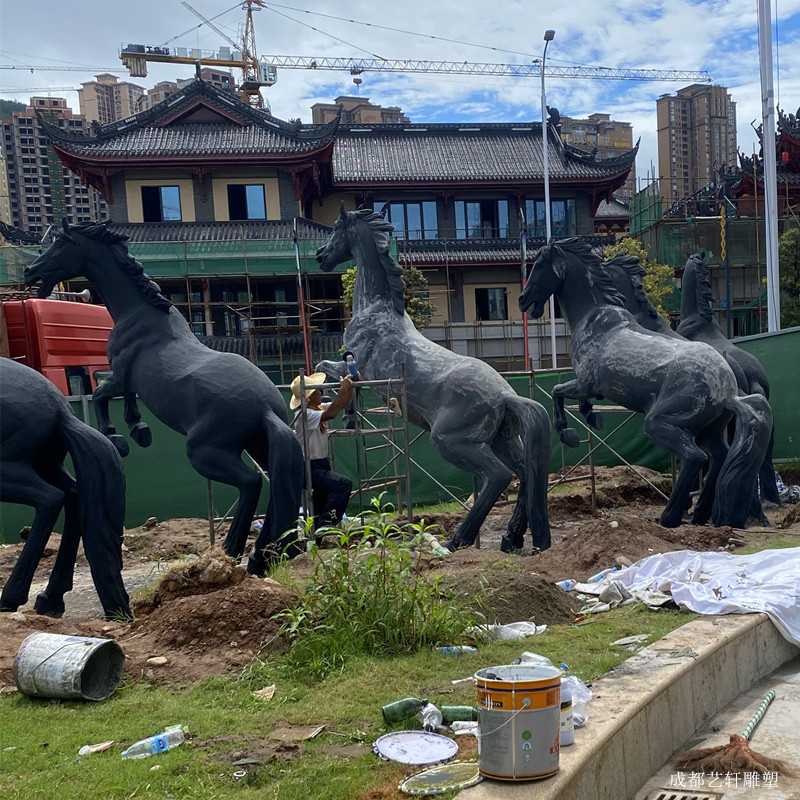 定制玻璃钢仿铜骏马雕塑户外广场奔马铸铜锻铜摆件GRC水泥浮雕