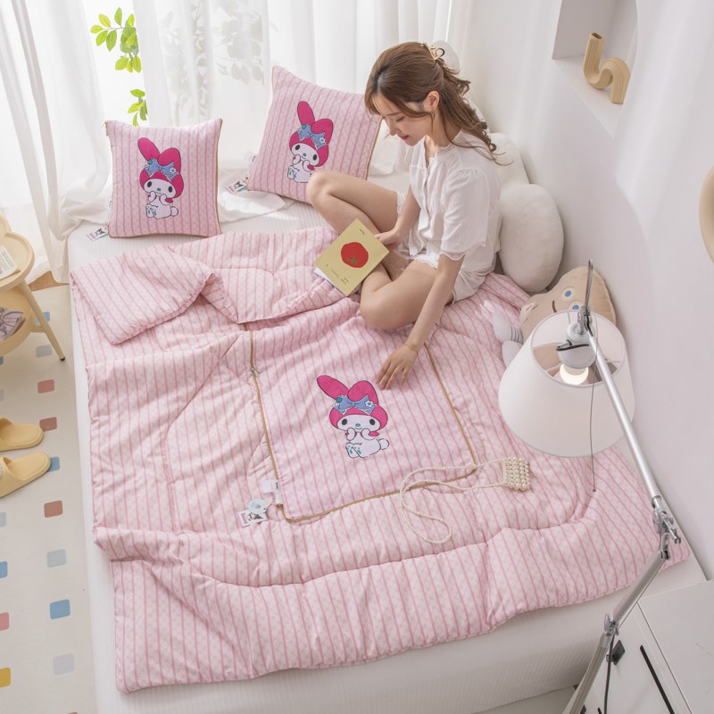 库洛米抱枕被子两用汽车沙发靠垫可爱办公室宿舍午休Y空调被三丽