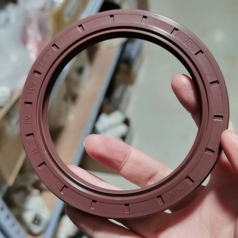 台湾NAK氟胶骨架油封 TC 24*41*8 24.5*42*7 25*32*7*4 25*35*5*7