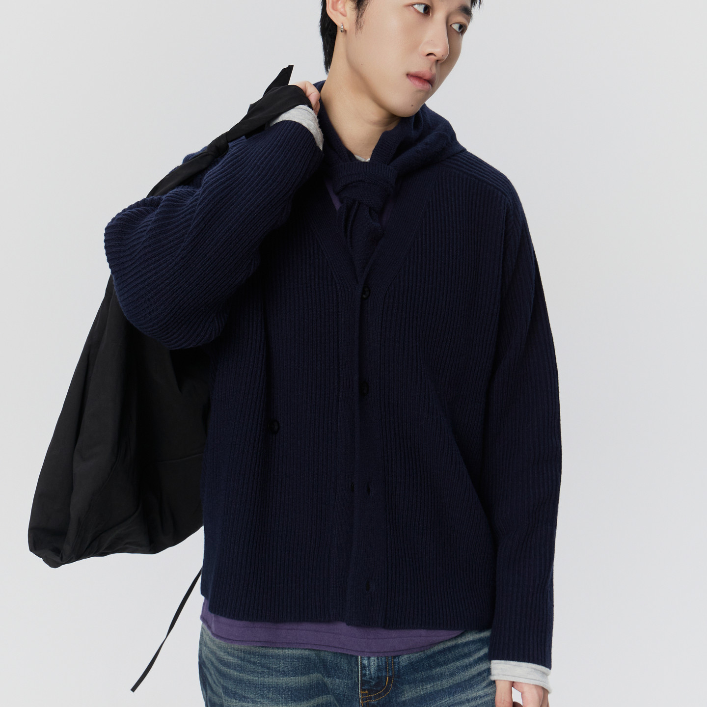 三角巾装饰侧扣多穿法V领开衫