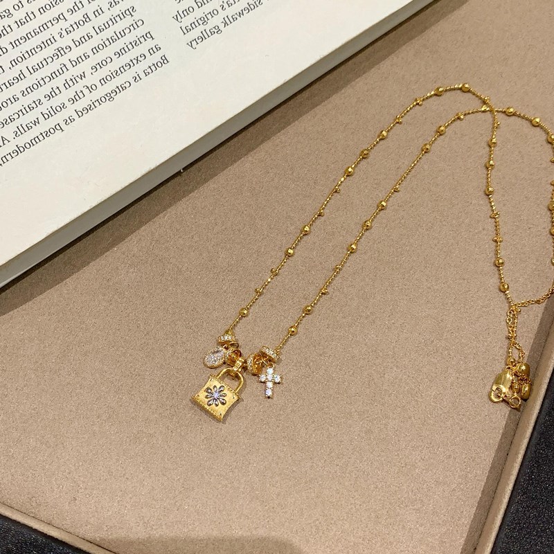 挖到宝了~AP中古金色十字架小锁包项链女重工复古精致锁骨链颈链