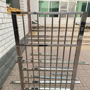 不锈钢护栏网门果园围栏门隔离防护简易门围墙养殖户外栅栏门