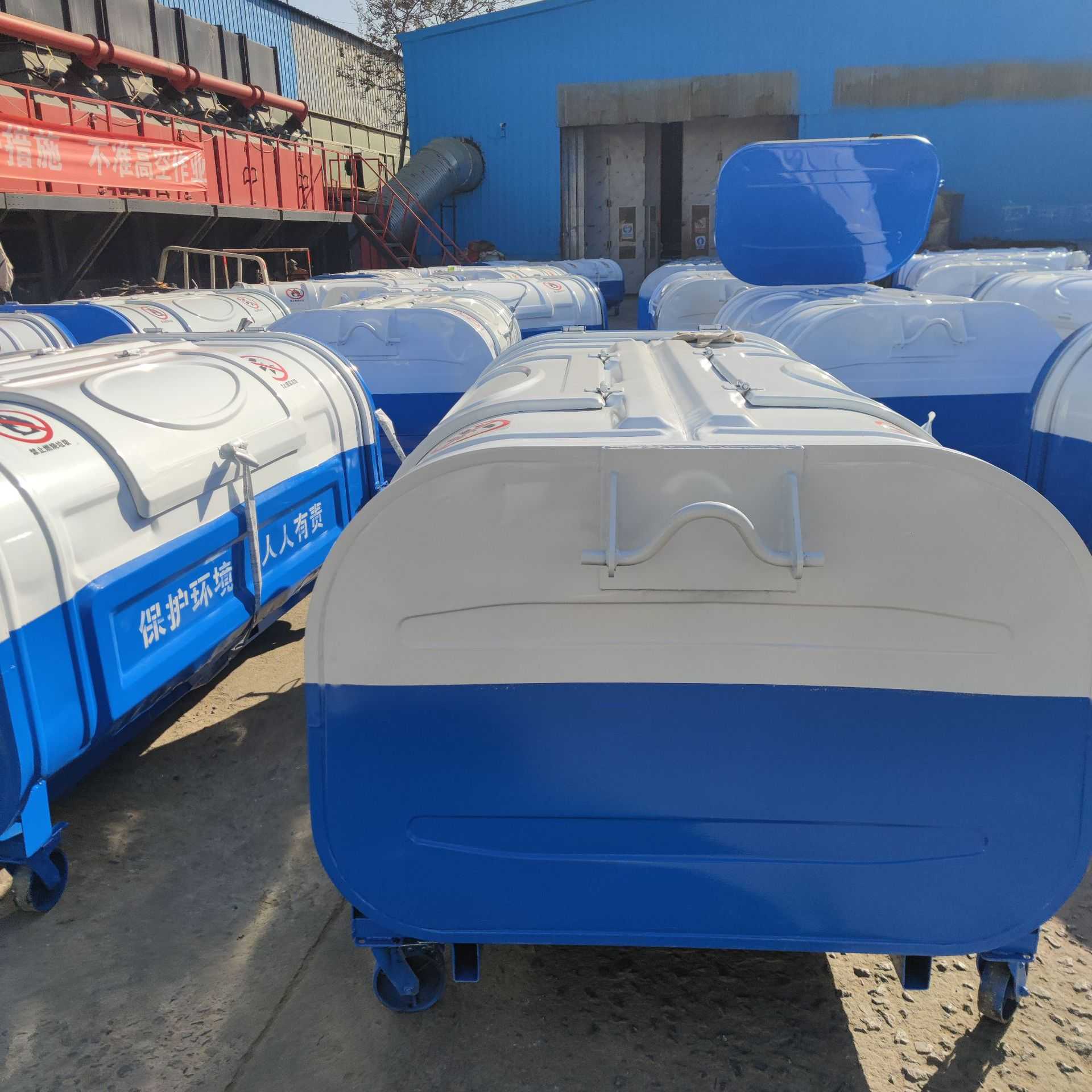 大型3方勾臂垃圾箱   铁钩臂环卫垃圾桶   可挂车牵引式4方5方