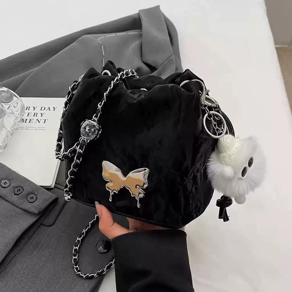 今年流行包包女2025新款夏季爆款蝴蝶水桶包高级感洋气链条斜挎包