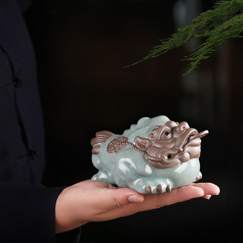 陶瓷金蟾摆件招财哥窑茶宠蟾蜍三足茶台茶盘酒柜办公室家居装饰品
