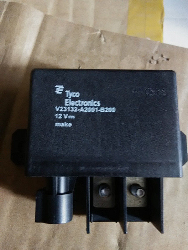 TYCO汽车继电器  .V23132-A2001-B200-12VDC
