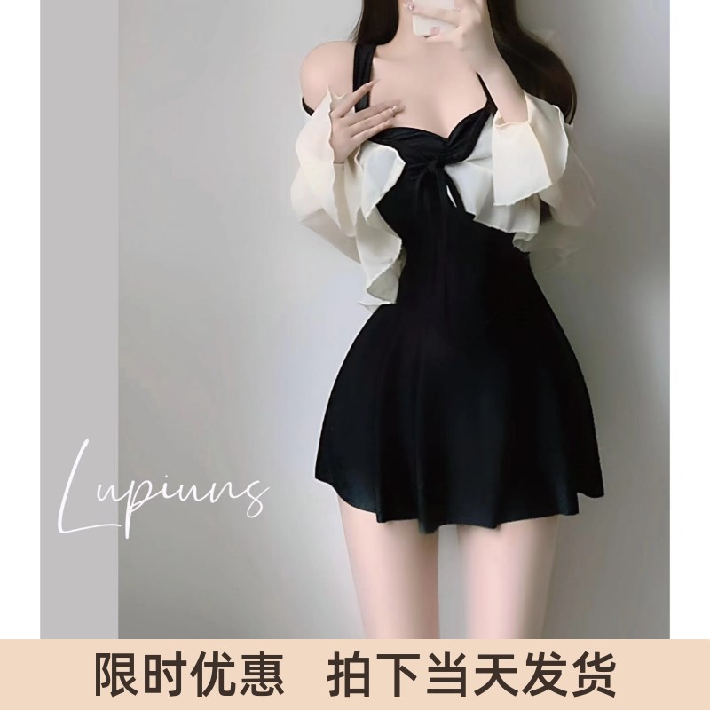 泳衣女连体裙式平角m高级感保守遮肚显瘦小胸聚拢温泉度假游泳衣