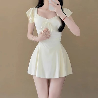 泳衣女高级感连体裙式平角u遮肚显瘦小胸聚拢保守少女温泉度假泳