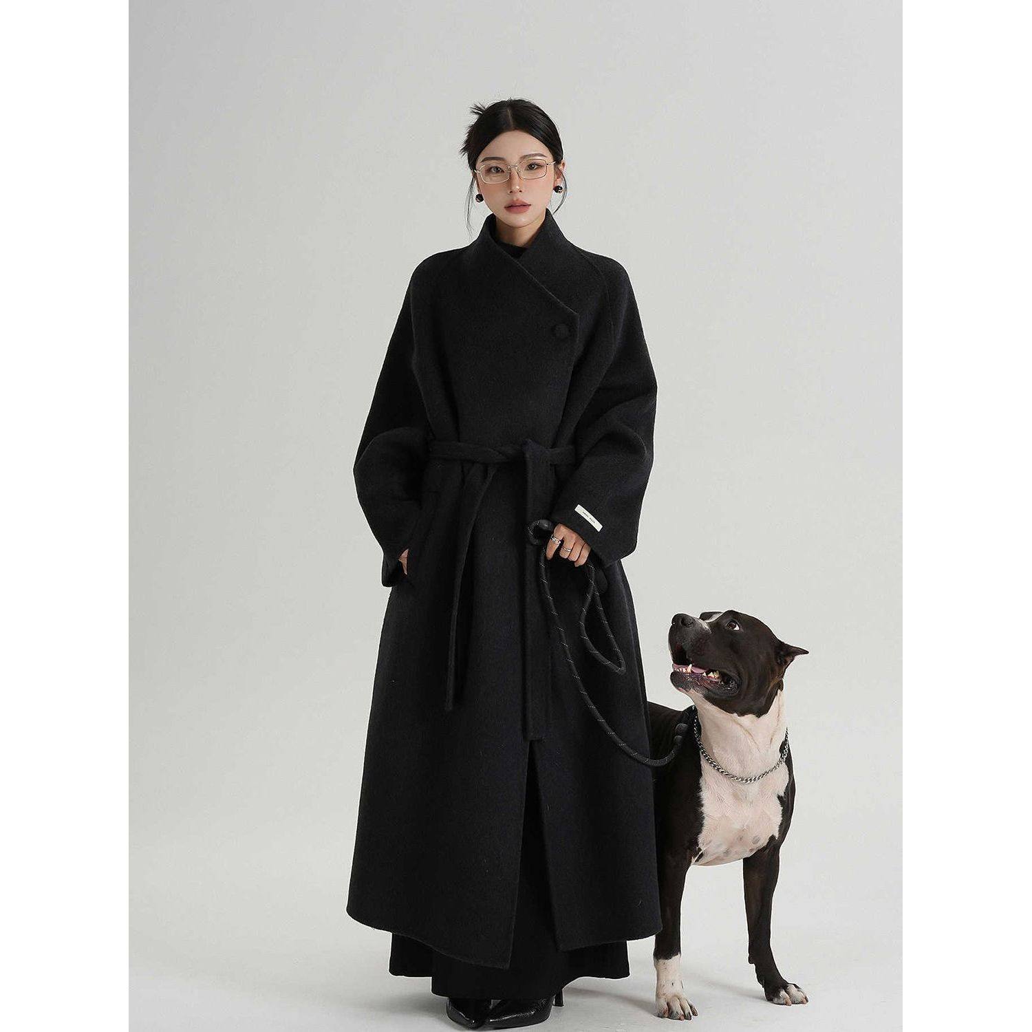 韩系气质赫本风中长款斜扣领毛呢大衣女2025冬季高级感休闲外套