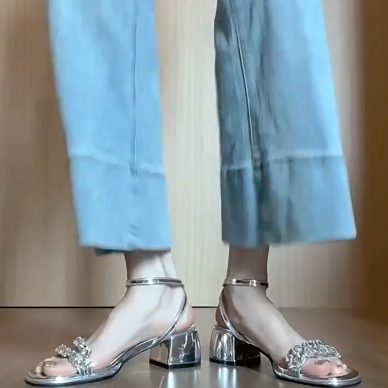 一字带露趾粗跟凉鞋女夏外穿银色水钻高跟鞋仙女风法式Y绝美凉拖