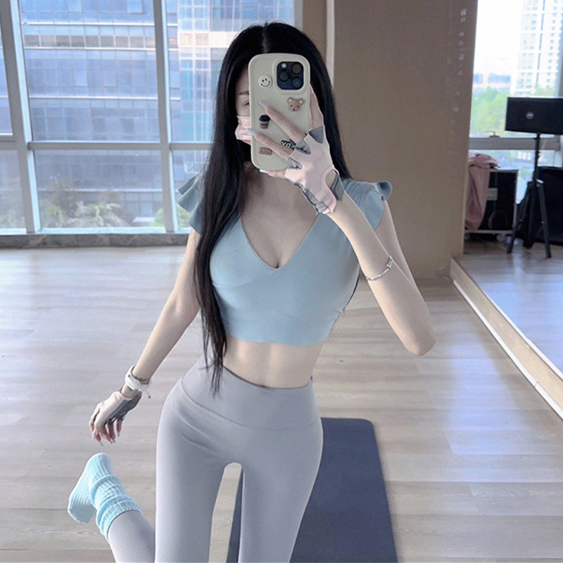 高颜值瑜伽服套装女2025新款高级感普拉提训练背心夏季健身服上衣