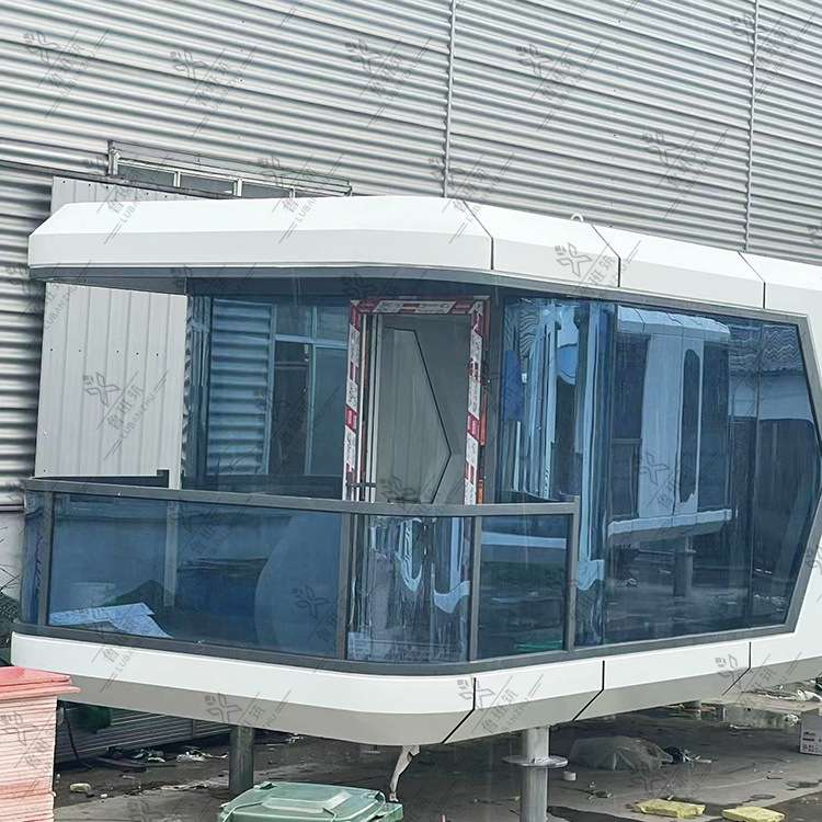 室外户外网红打卡点景区农庄露营基地酒店民宿科技感住宿体验
