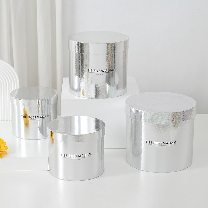 成箱银色DIY草莓熊抱抱桶圆形大号花束包装中号鲜花包装花盒花筒