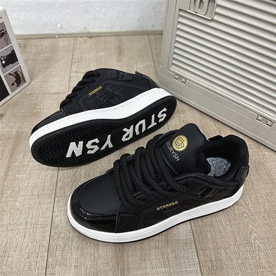 新款鞋子秋冬高级感面包鞋男款 板鞋美式高街P情侣黑色运动鞋女潮