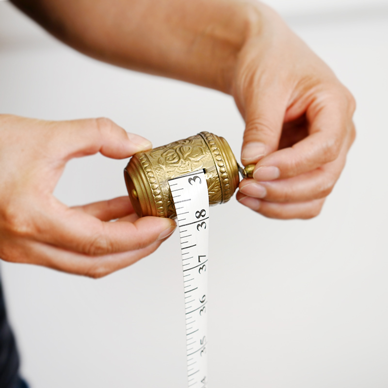 费灵家居印度进口手工复古工艺品黄铜雕花手摇卷尺家用皮尺送礼物
