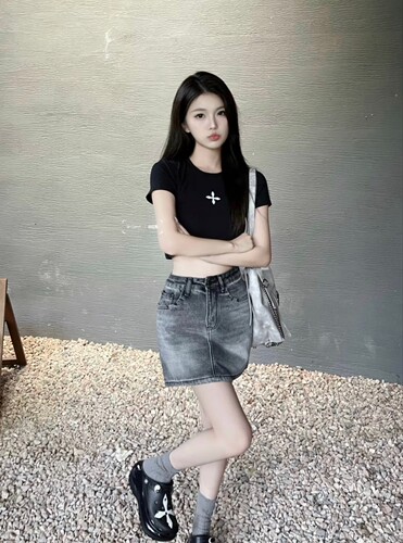 正肩美式T恤新款印花辣妹夏季十字架修身显瘦短款短袖百搭上衣ins