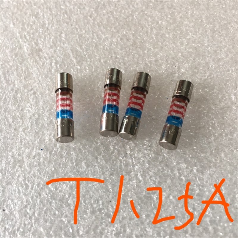 进口色环保险管 250V 1.25A 4A 6.3A 8A 5X20MM 一个3元