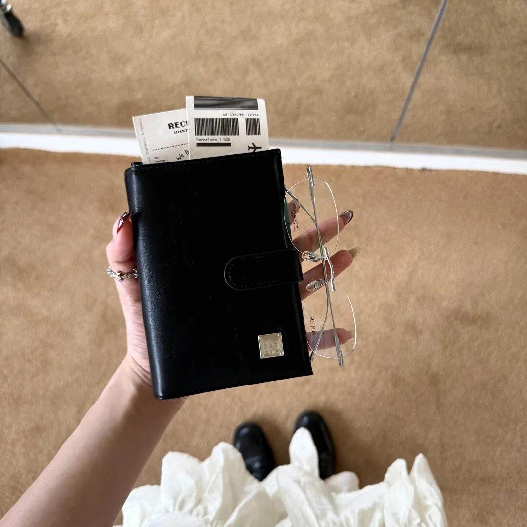 韩系简约护照夹外出旅行金属标护照包钱包覆古ins证件收纳包卡包