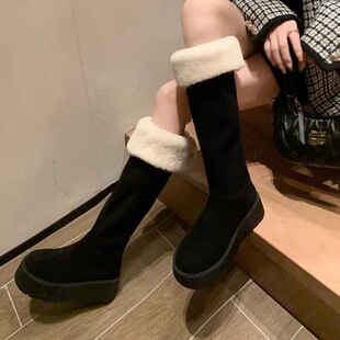 高筒雪地靴女款冬季2026新款高级感两穿扣子长筒靴保暖东北毛毛靴