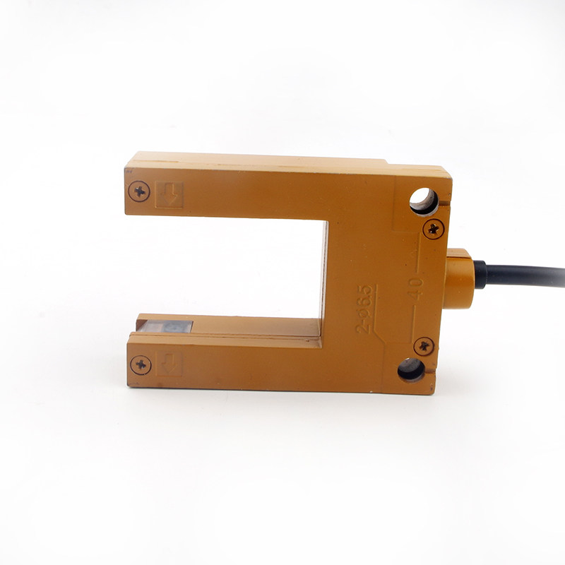 U型槽金属E3S-GS30E4接近光电感应开关24v红外线传感器30MM