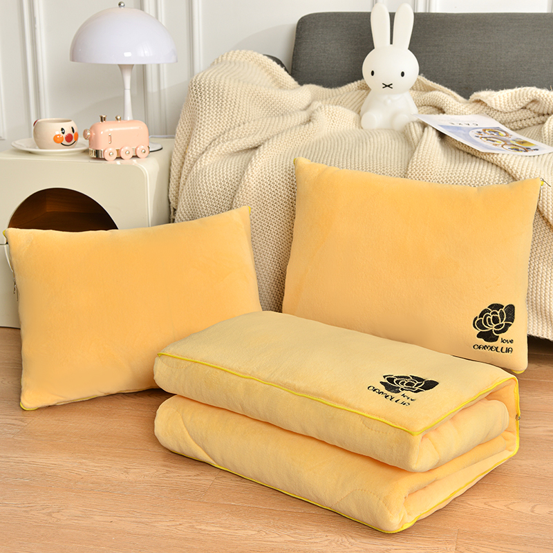 长方形抱枕被子两用加厚保暖二合一午F睡被可折叠车用靠枕靠垫冬
