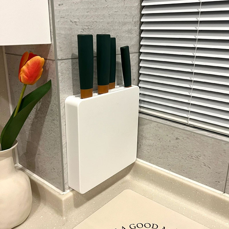 日式刀具置物架墙上防尘壁挂式橱柜门免打孔隐形小刀收纳盒菜刀架