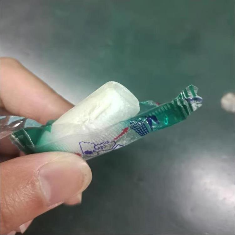 @欣丹朵雪花薄荷糖冰镇硬糖老式童年零食怀旧薄荷糖棒