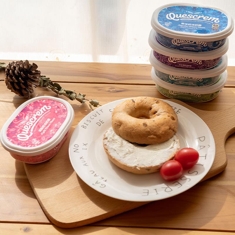 涂抹奶油奶酪总统朗度核桃