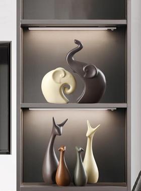 斯堪的纳维亚高端陶瓷大象装饰品客厅酒柜电视柜装饰桌面入口柜乔