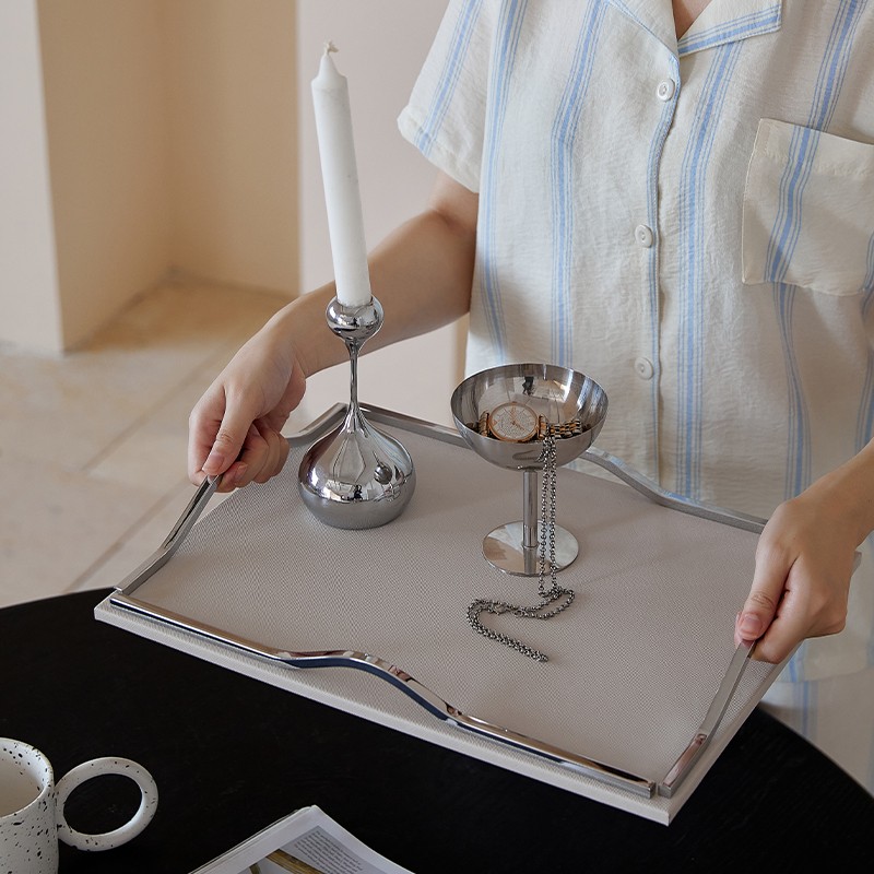 北欧轻奢高档皮革托盘玄关高端香水摆件进门香薰蜡烛高级感收纳盘