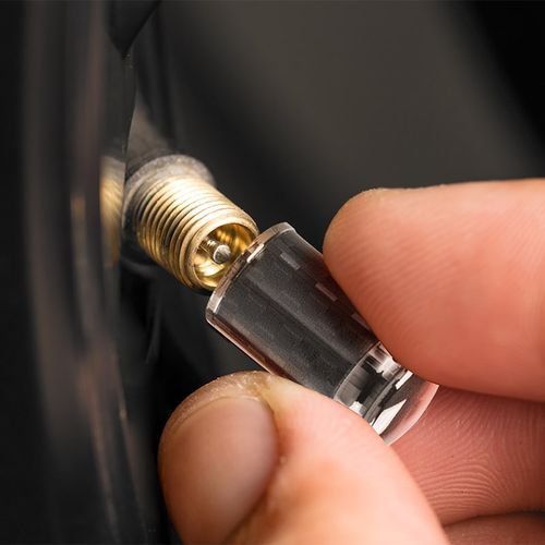 碳纤维汽车轮胎气门嘴帽改装通用冒防盗气门芯防漏气放气盖子