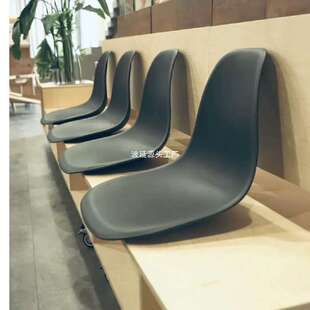 塑料椅面店铺台阶坐台商业美陈椅子户外排椅看台椅网红磨砂款凳面