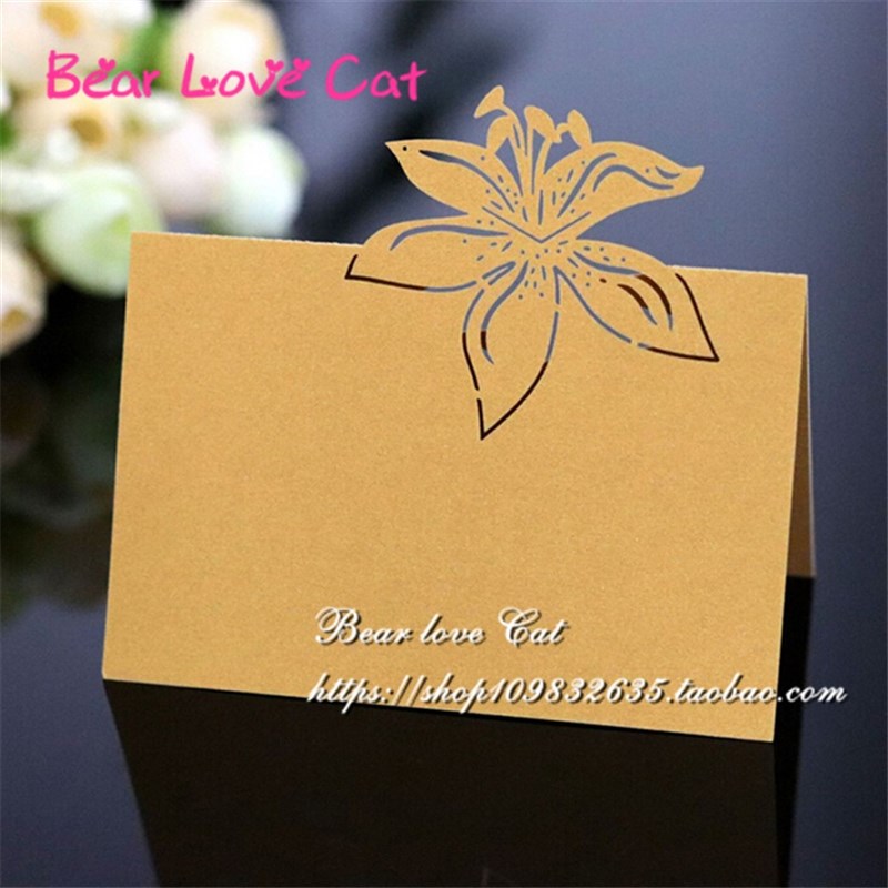 30张镂空百合花婚宴席位牌 派对桌卡 个性定制婚礼台卡名字桌牌