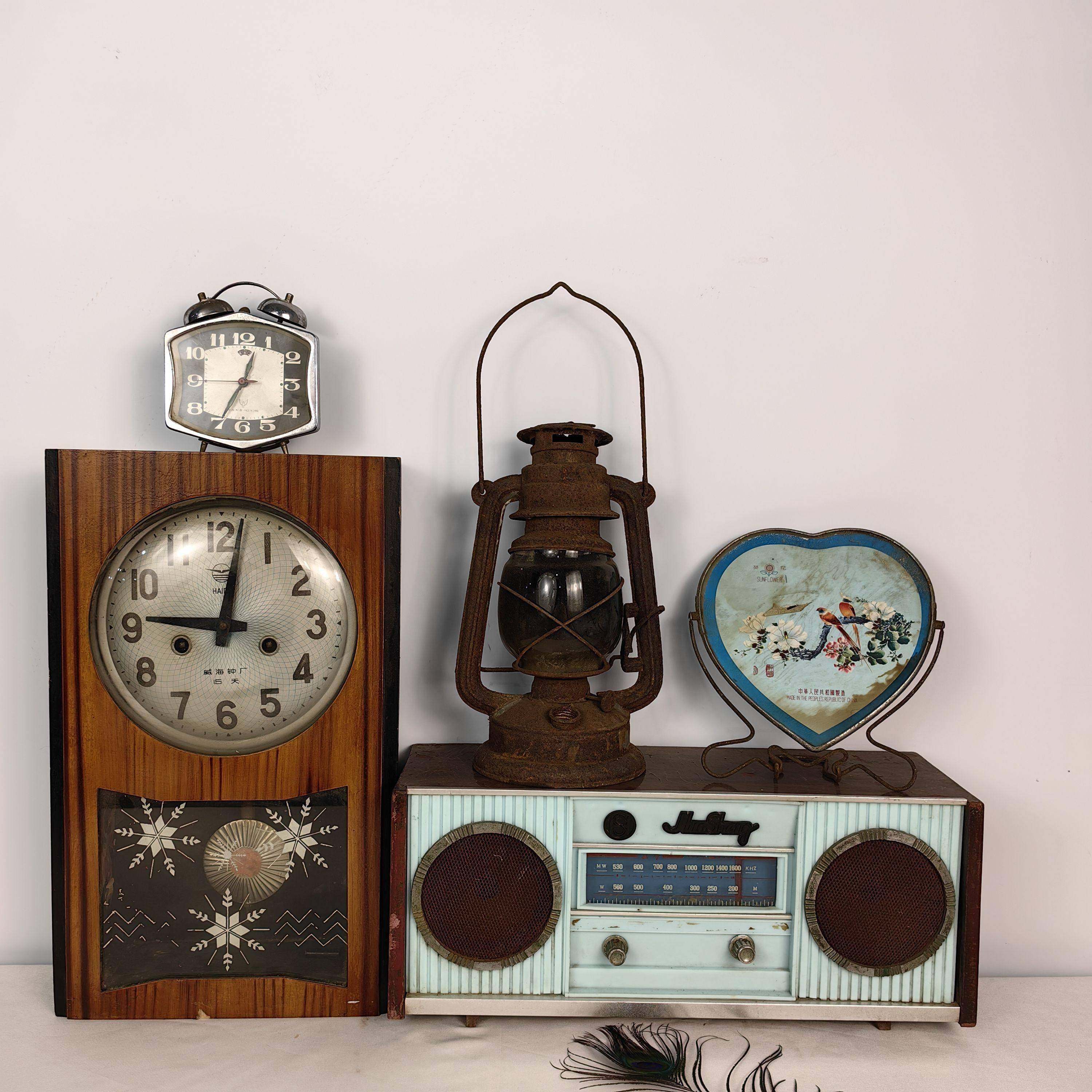 怀旧8090年代收音机民俗民宿摆件老物件老挂钟马灯收藏纪念品